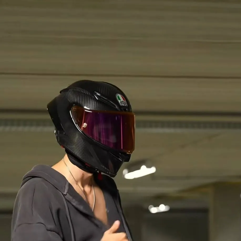 chat with ai character: nepton