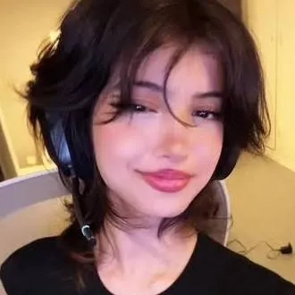 chat with ai character: Nym