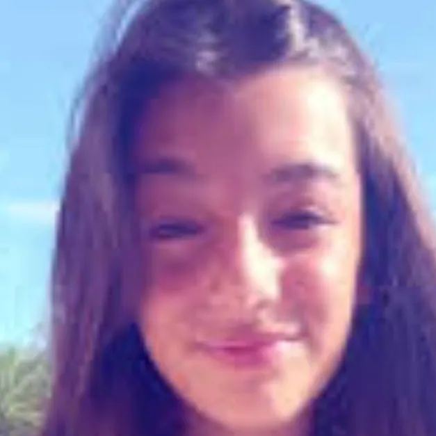 chat with ai character: ladyabril 