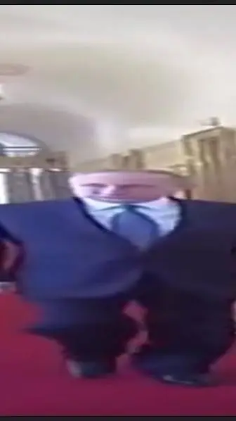 ai character: Wide Путин background