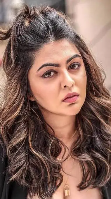 ai character: Arzoo background