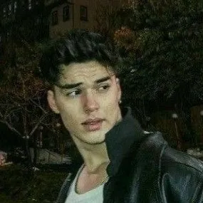 chat with ai character: Devon 