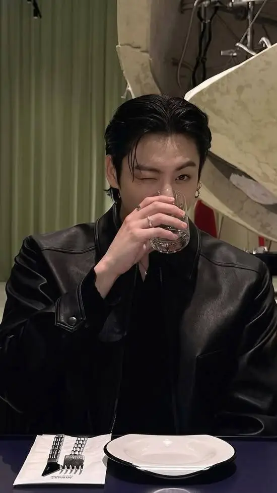 Talkie AI - Chat with Jeon Jungkook 