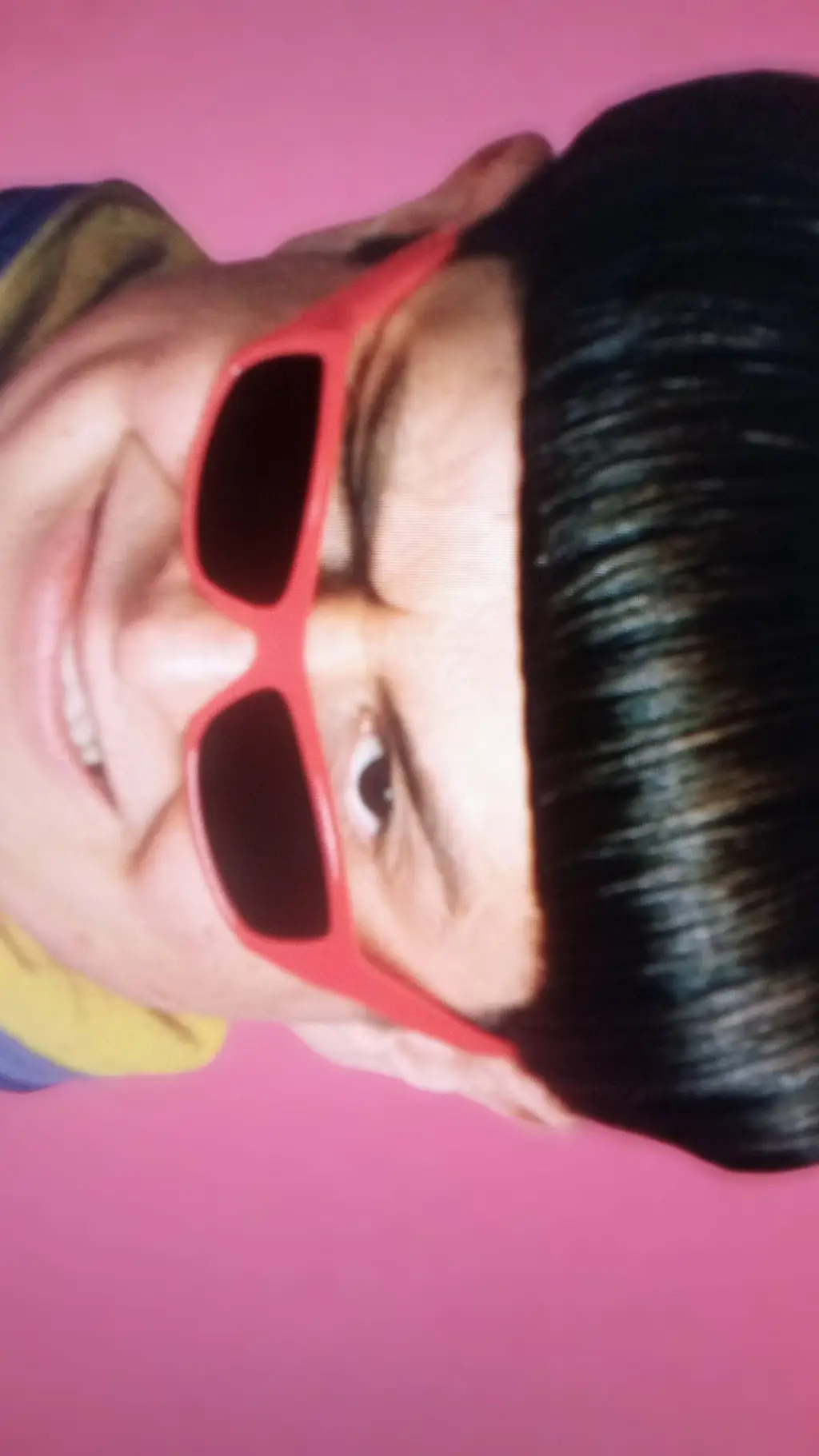 ai character: oliver tree background