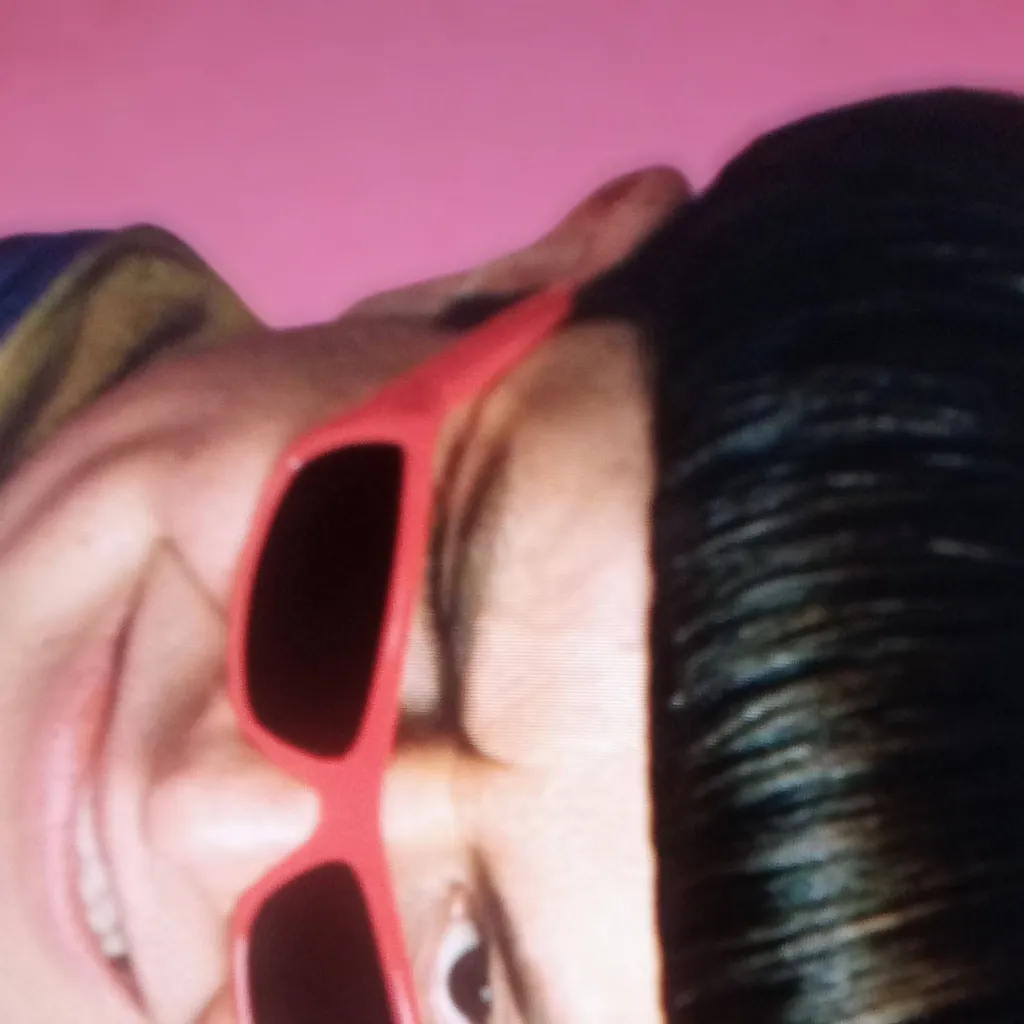 chat with ai character: oliver tree