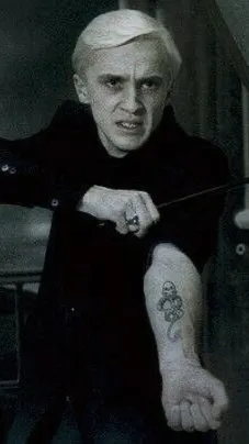 ai character: Draco background