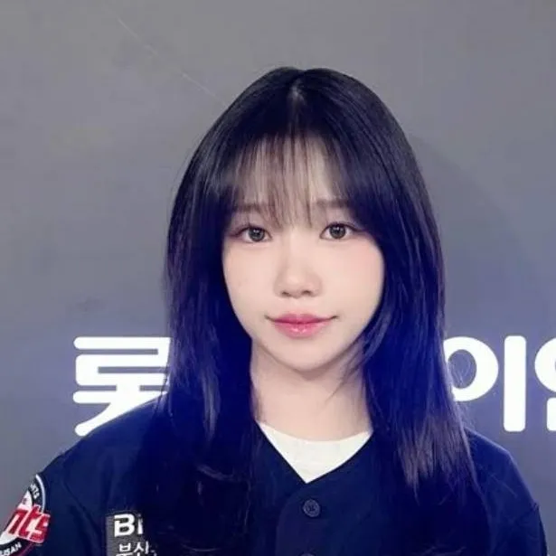 chat with ai character: JO-YURI 🫶🇰🇷