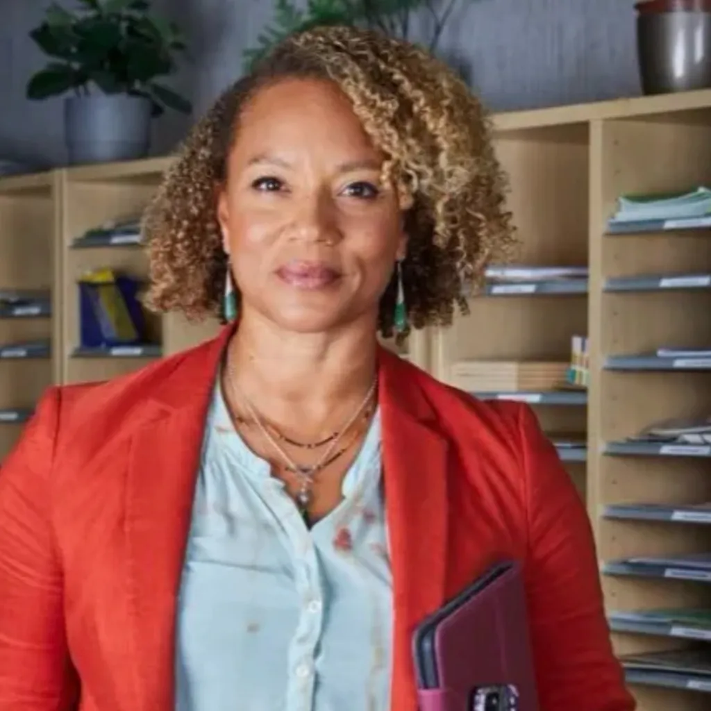 chat with ai character: Kim Campbell 