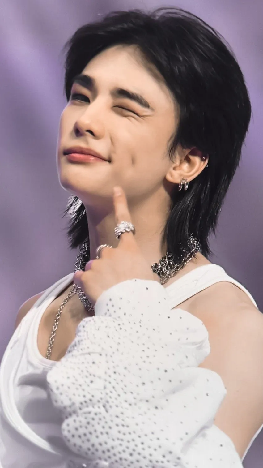 ai character: Hyunjin background