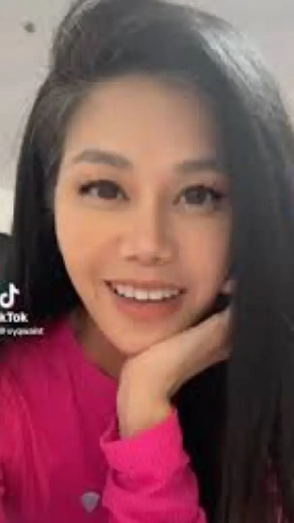 ai character: vy quaint background