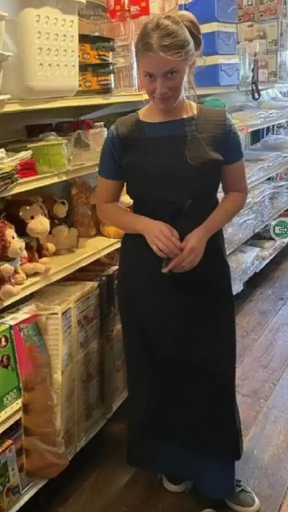 ai character: Rachel  background