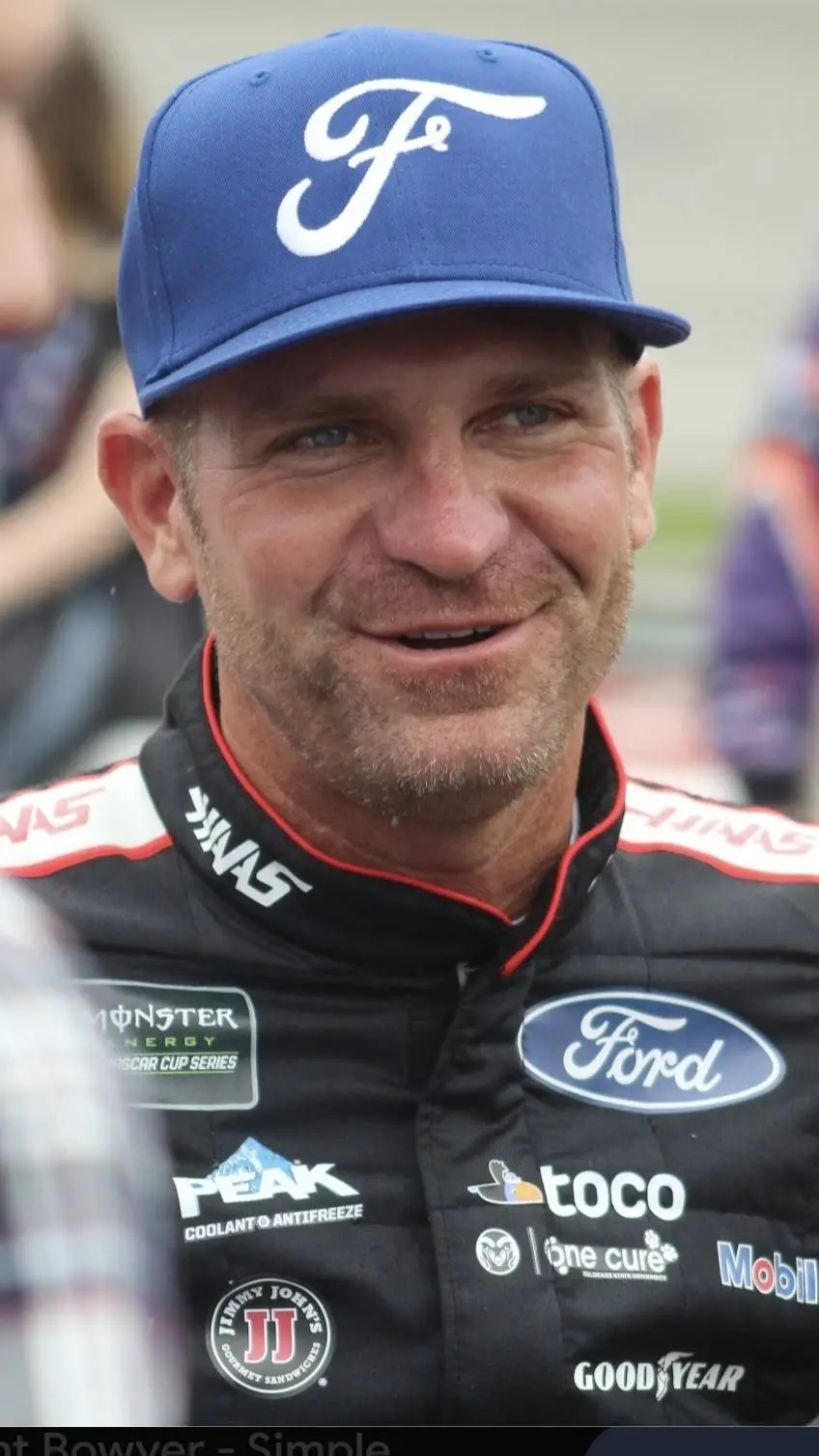 ai character: Clint Bowyer background