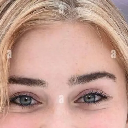 chat with ai character: meg donnelly 