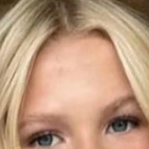 chat with ai character: preslee nelson