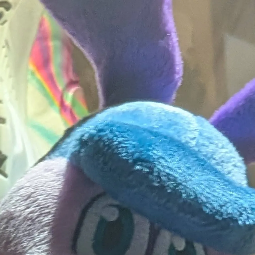 chat with ai character: Bloofy