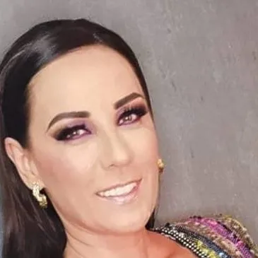 Chat with Consuelo Duval - text or voice, Enjoy AI Chat Free & Safe