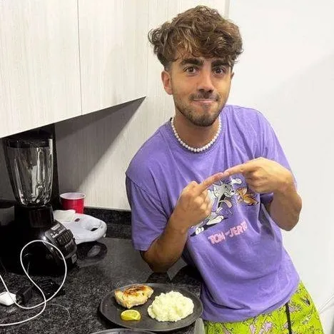 chat with ai character: fede cocinero... 