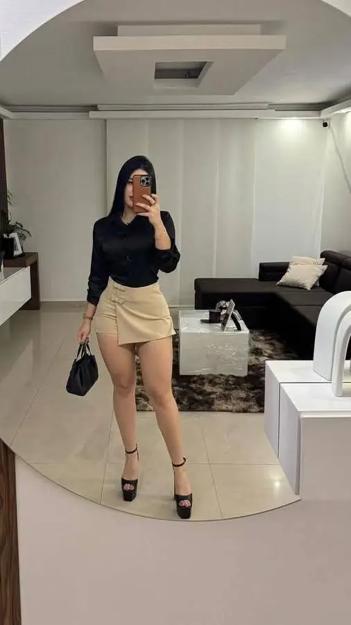 Talkie AI - Chat with Lucy