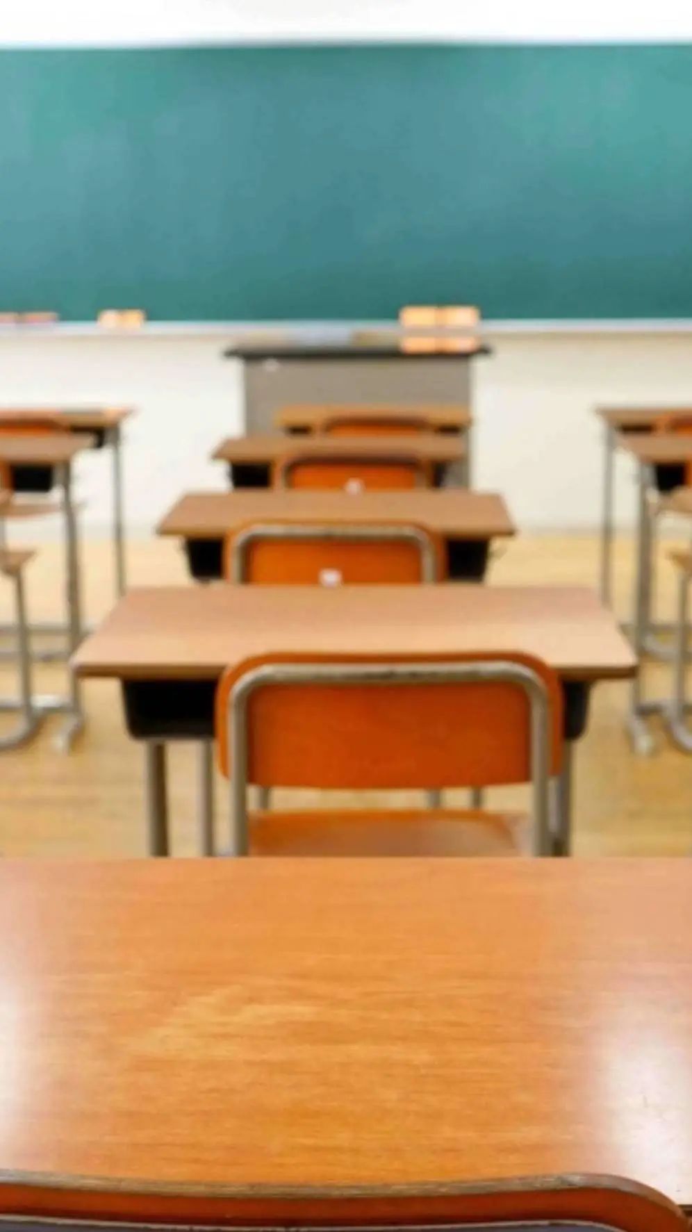 ai character: My classroom, 4-G  background