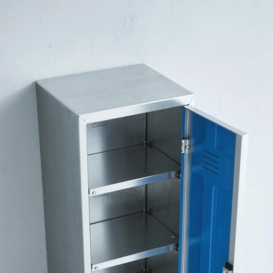 chat with ai character: Stuck in a locker