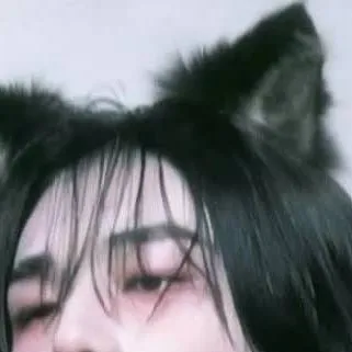 chat with ai character: Hyunjin 