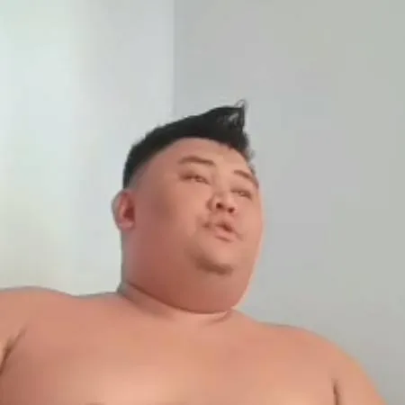 chat with ai character: fat guy