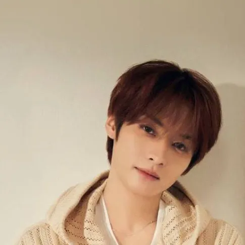 chat with ai character: Lee Minho 