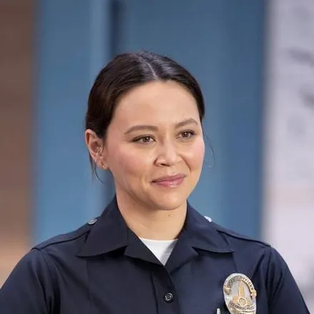 chat with ai character: Lucy Chen