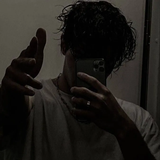 chat with ai character: Hudson Dean Weston