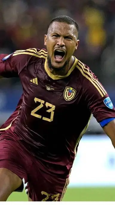 ai character: salomon rondon background