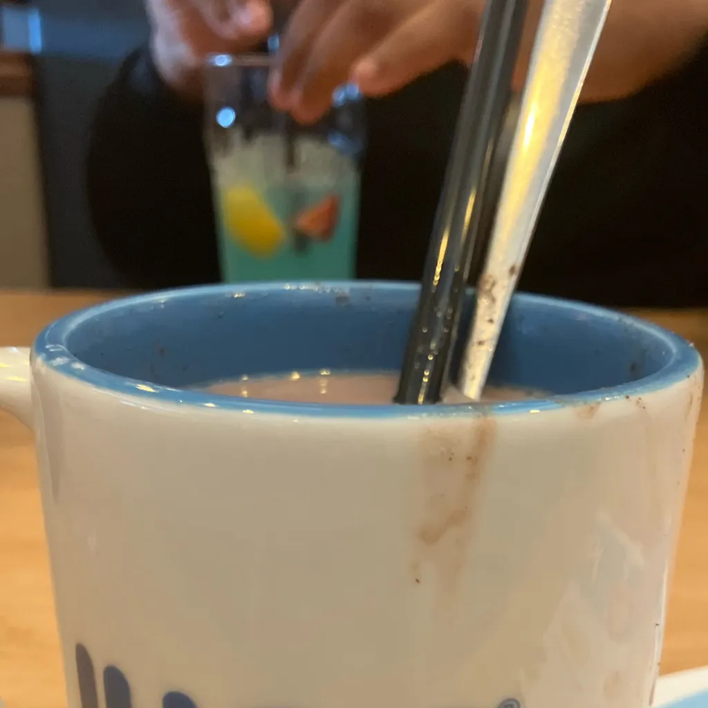 chat with ai character: Digital circus￼