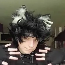 chat with ai character: EMO THERIAN