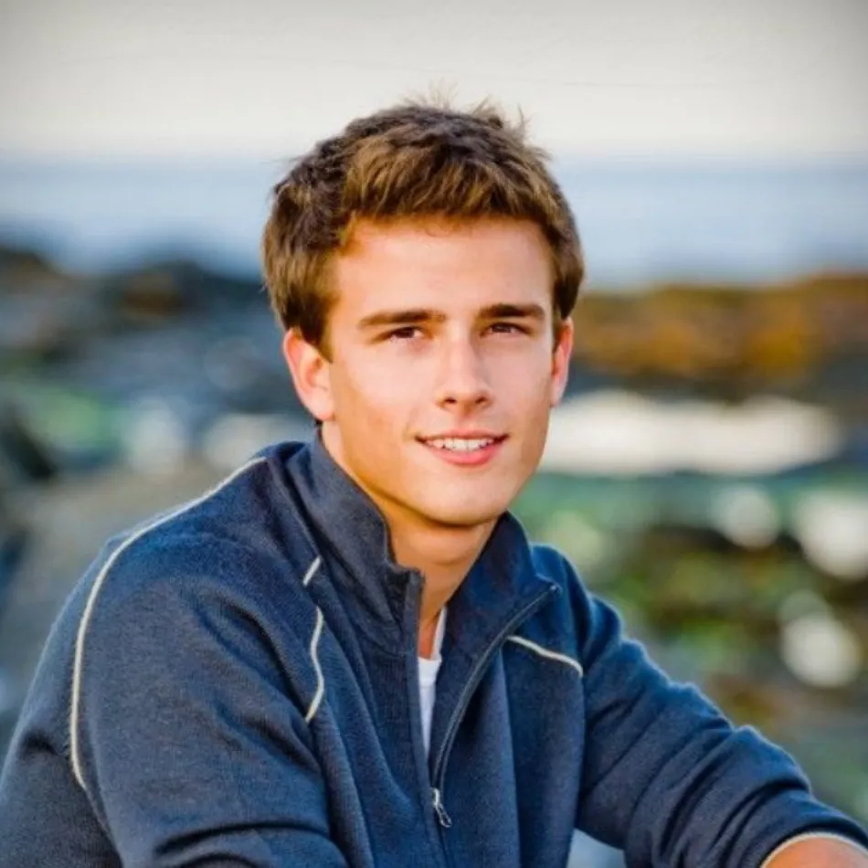 chat with ai character: Logan Bryson