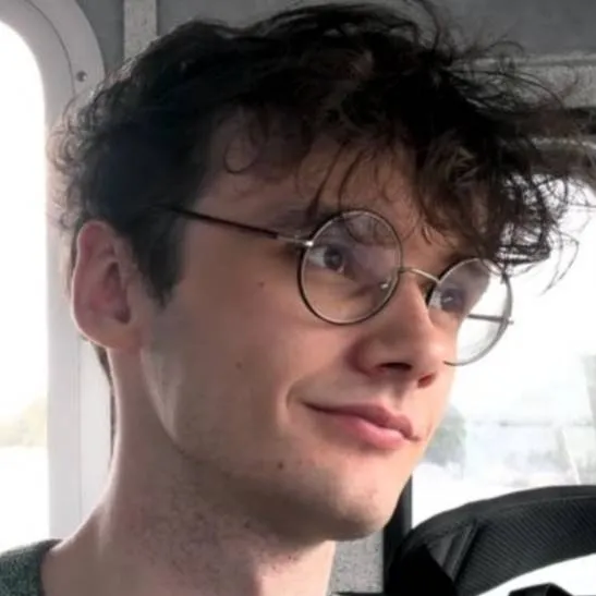 chat with ai character: Wilbur