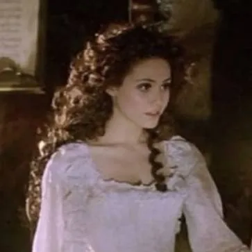 chat with ai character: Christine daae