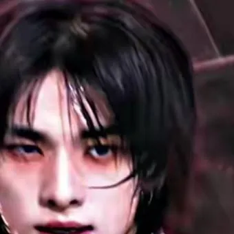 chat with ai character: •~hwang hyunjin ~•