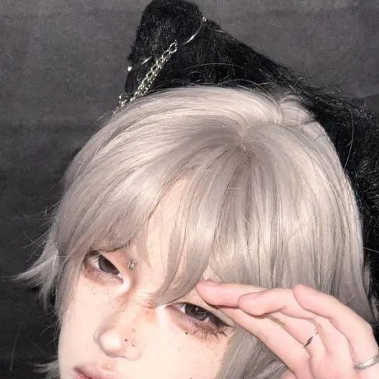 chat with ai character: ♠︎Noah♠︎