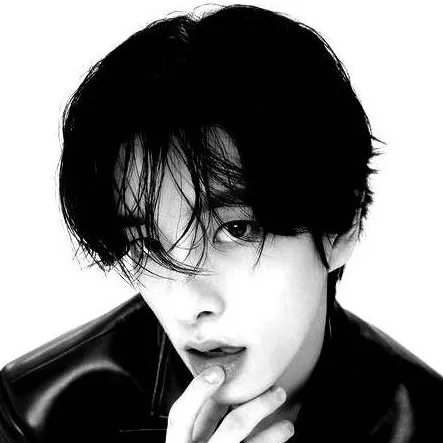 chat with ai character: Sim Jaeyun (Jake)