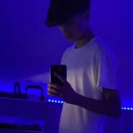 chat with ai character: Tyler 