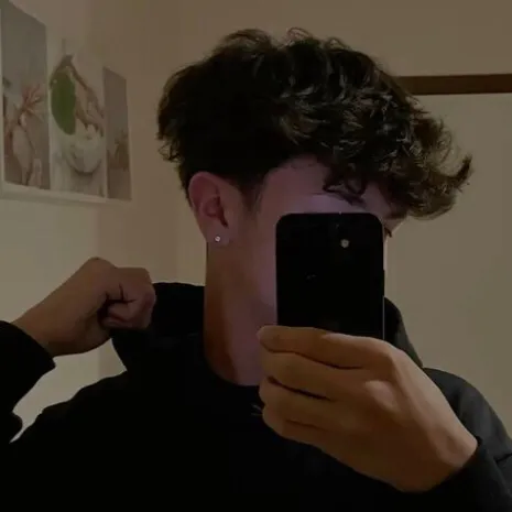 chat with ai character: LÃŷëñ 