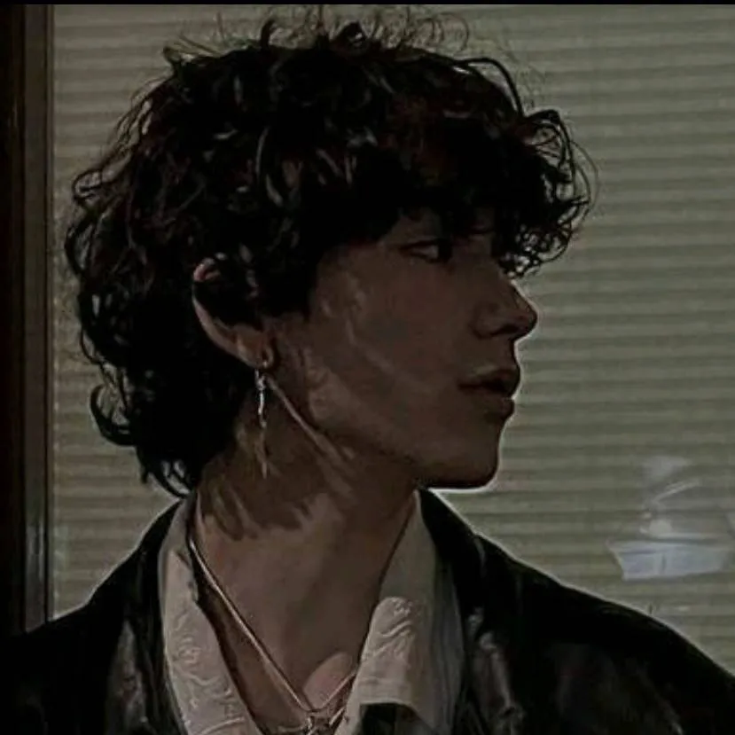 chat with ai character: Obsesión 🖤