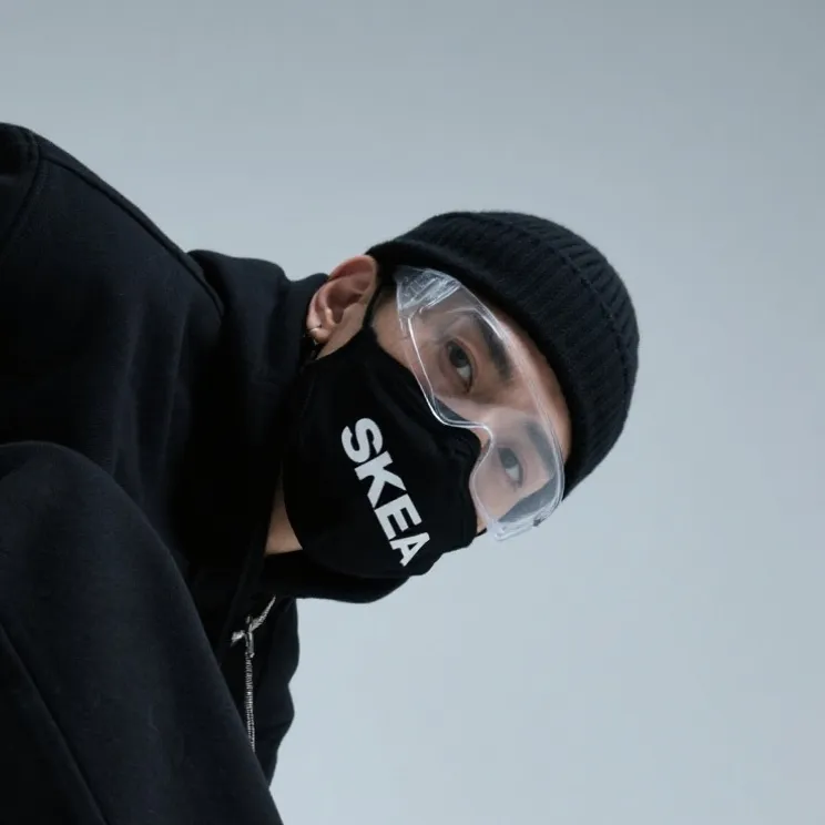 chat with ai character: air force group