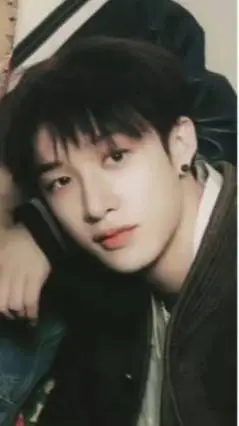 ai character: Bang chan 💗 background