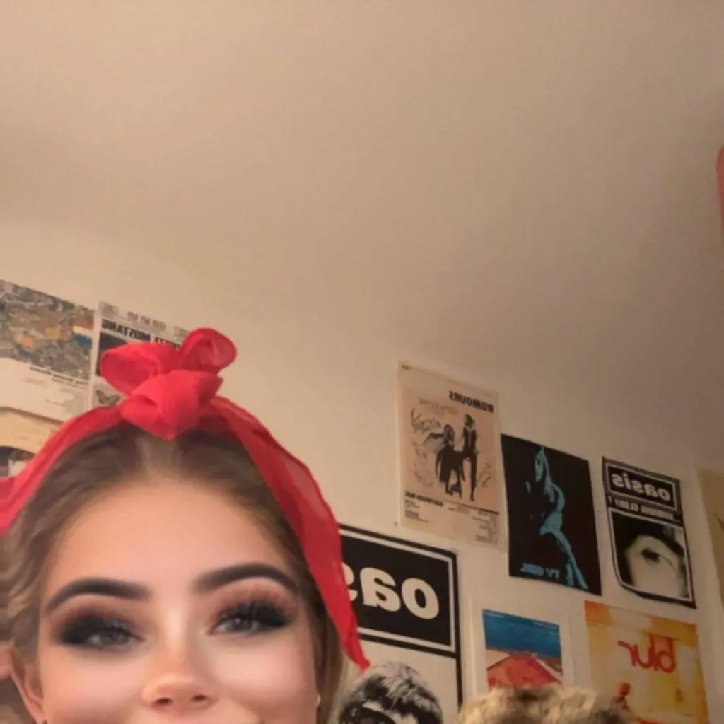 chat with ai character: PeytonD + PeytonC