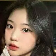 chat with ai character: *＊✿❀ cհlօҽ❀✿＊*