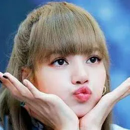 chat with ai character: 💙🤍💎🦋❄️ᥣіsᥲ❄️🦋💎🤍💙