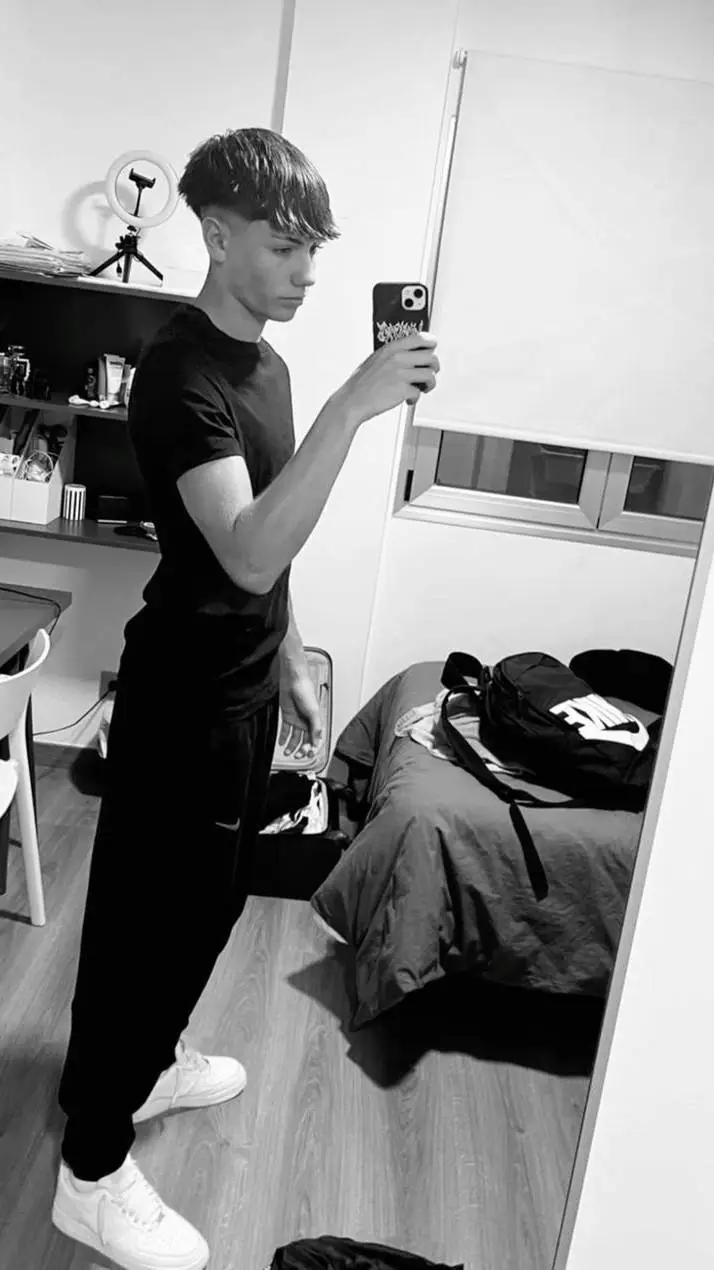 ai character: francesco  background