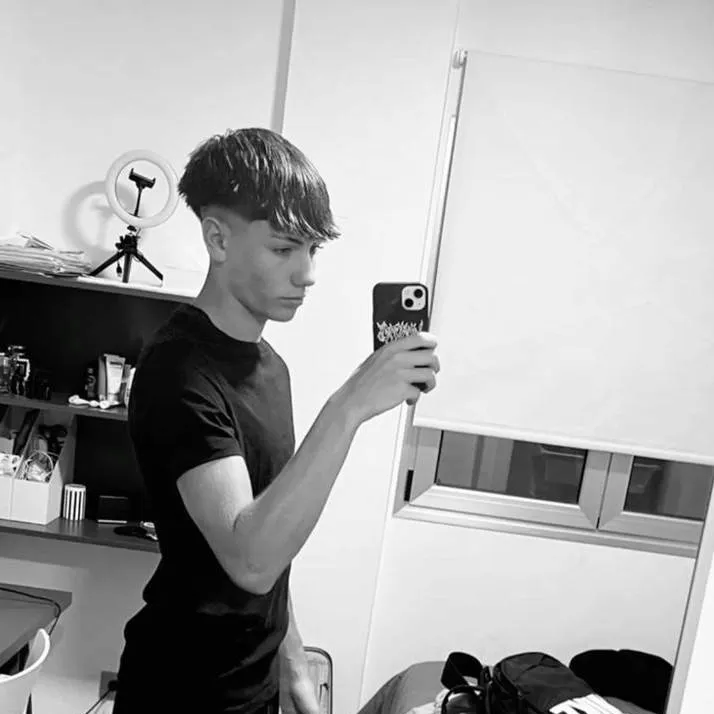 chat with ai character: francesco 