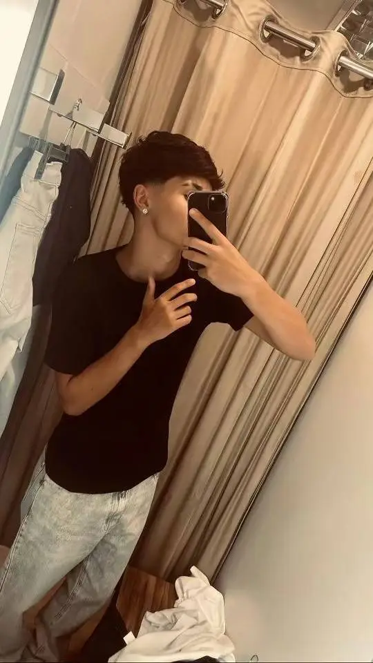 ai character: luca background