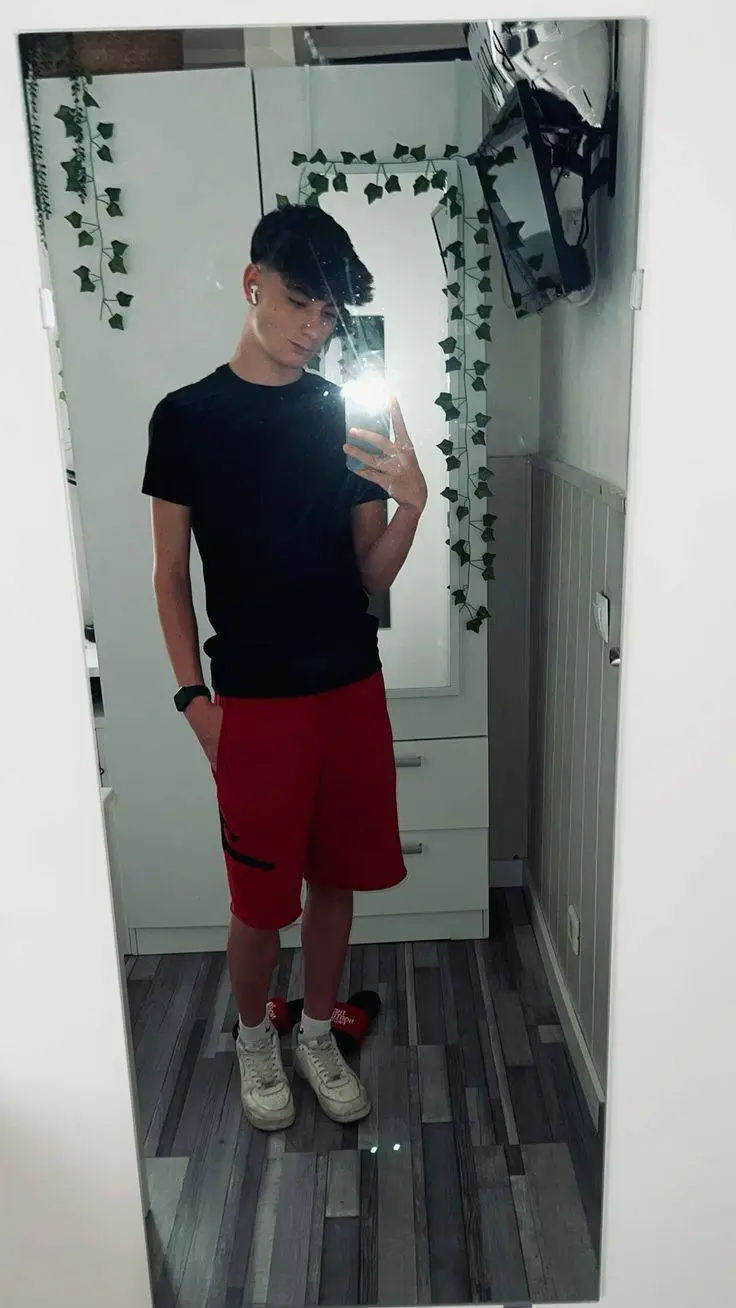 ai character: Flavio  background